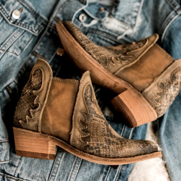 Liberty Black Uma Python Embossed Suede Cowboy Core Western Boots SZ 6 - Picture 9 of 13